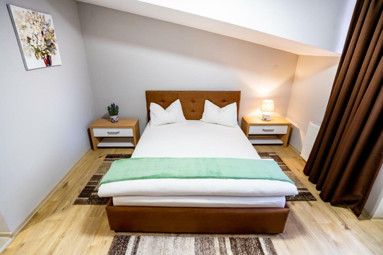 Hotel Casa Blum à Lugoj Extérieur photo